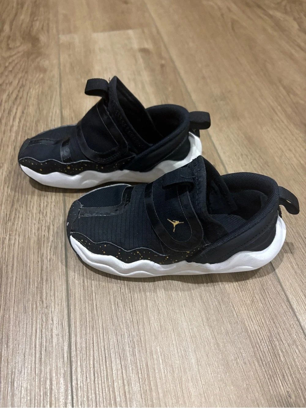 Jordan 23/7 Black&Gold